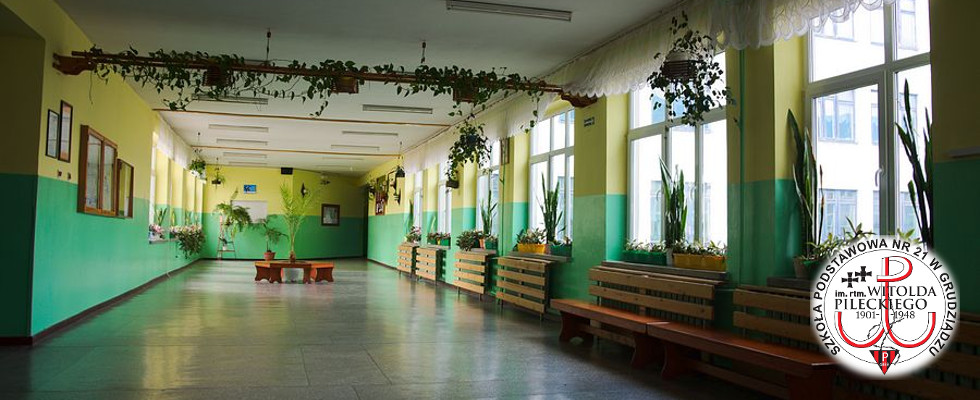 szkolny korytarz